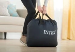 Intex Ultra Plush Luchtbed - Queensize - Ingebouwde Elektrische Pomp -Buiten Kamperen Verkoop 1320 1900 64428 inuse1 2020 300