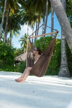 La Siesta Habana Hangstoel XL - Chocolate 12 La Siesta Habana Hangstoel XL - Chocolate -Buiten Kamperen Verkoop 900 601 hal21 6 ambiance 200